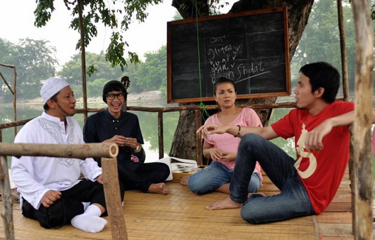 Download Film Get M4rried Terbaru 2013